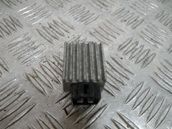 Régulateur de tension PEUGEOT SV 80 2t -1994-