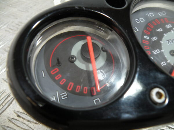 Compteur (9 510 km) PIAGGIO TYPHOON 50 2t -2017-