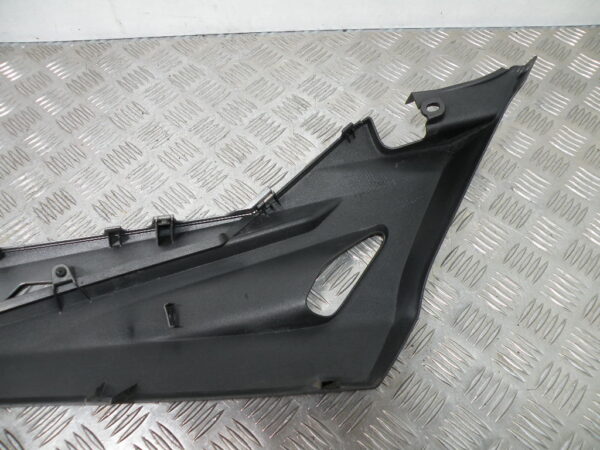 Sabot bas de caisse droit HONDA FORZA 125 4t -2017-