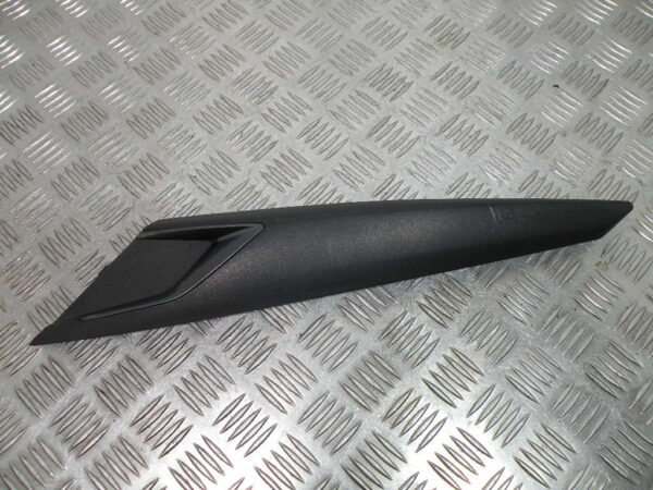 Cache sous selle gauche APRILIA SXR 50 4t -2021-