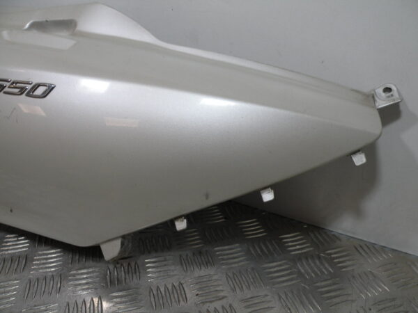 Coque arrière droit SUZUKI BURGMAN 650 4t -2006-