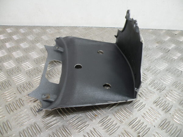 Carénage de jonction arrière SUZUKI BURGMAN 650 4t -2006-