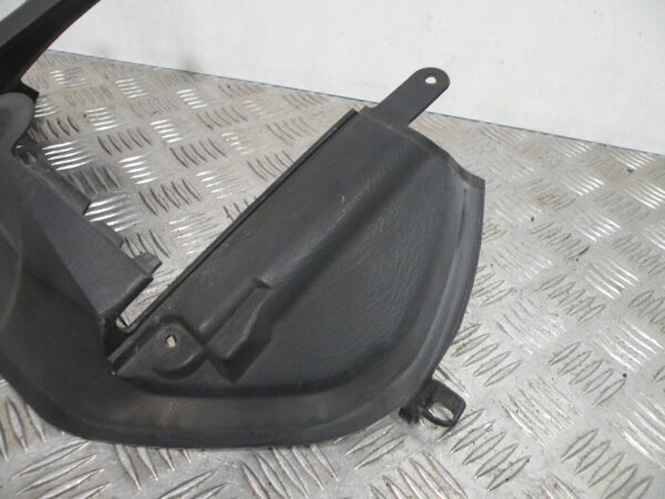 Cache intérieur tête de fourche SUZUKI BURGMAN 650 4t -2006-
