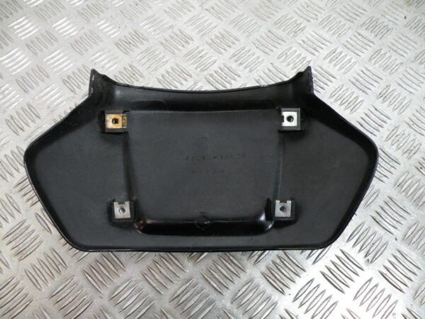 Cache carénage coque arrière SUZUKI BURGMAN 650 4t -2006-
