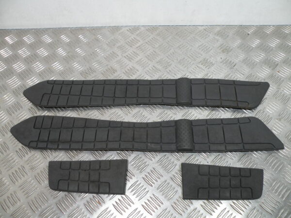 Tapis de marche pied SUZUKI BURGMAN 650 4t -2006-