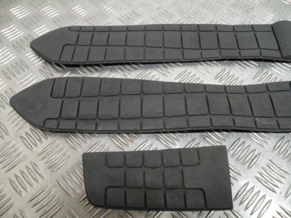 Tapis de marche pied SUZUKI BURGMAN 650 4t -2006-