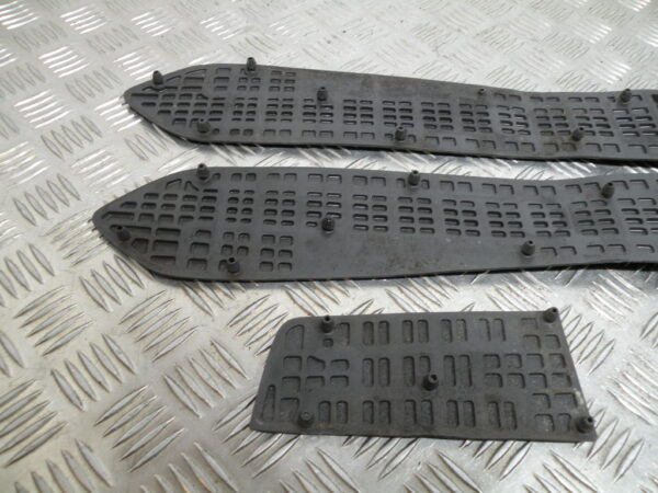 Tapis de marche pied SUZUKI BURGMAN 650 4t -2006-