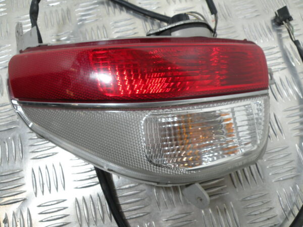 Feu arrière droit SUZUKI BURGMAN 650 4t -2006-