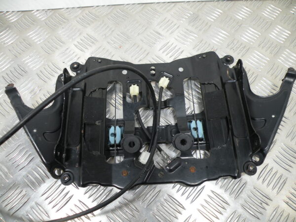 Moteur pare brise SUZUKI BURGMAN 650 4t -2006-