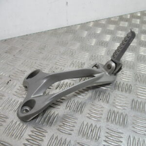 Platine arrière gauche repose pied KAWASAKI ZX10R – 2006 –
