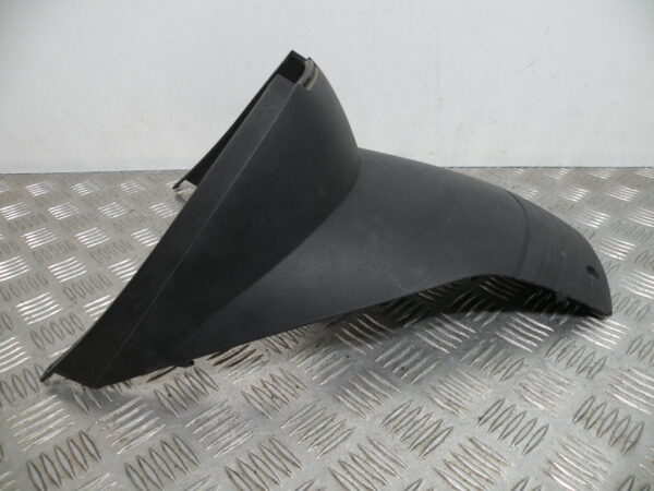 Fermeture centrale de marche pieds PIAGGIO TYPHOON 50 (1B003143)