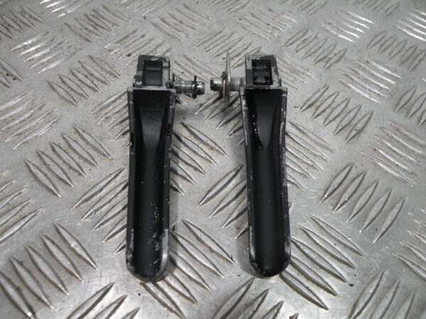 Repose pied PIAGGIO 50 TYPHOON 2t -2006-