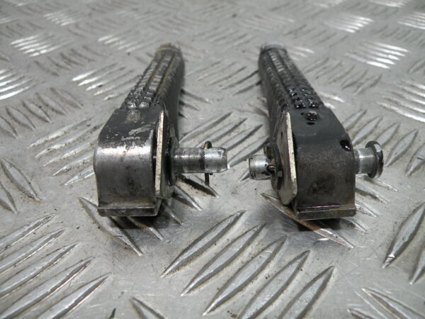 Repose pied PIAGGIO 50 TYPHOON 2t -2006-