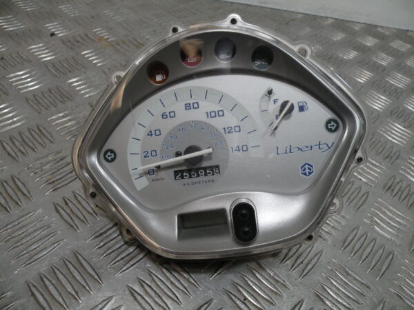 Compteur (25 595 km) PIAGGIO LIBERTY 125 4t -2008-