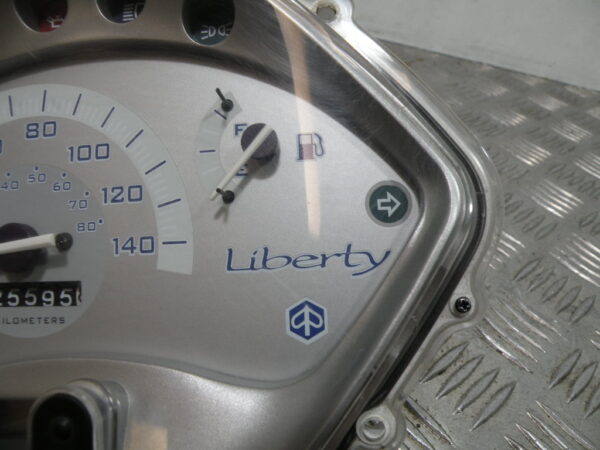 Compteur (25 595 km) PIAGGIO LIBERTY 125 4t -2008-