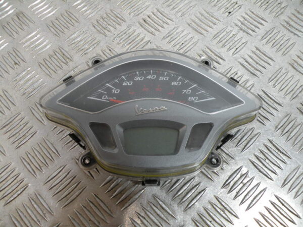 Compteur (44 969 km) VESPA SPRINT 50 2t -2015-