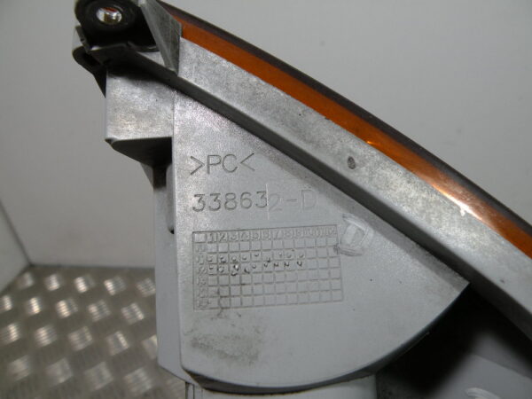 Clignotant avant droit HONDA SH 125 4t -2003-