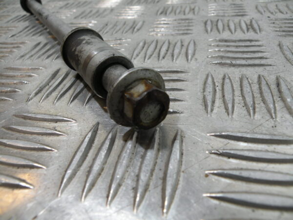 Axe de roue avant HONDA SH 125 4t -2003-