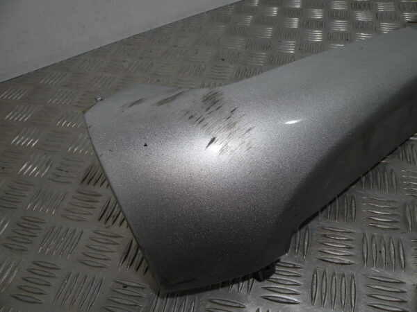 Bas de caisse gauche GILERA FUOCO 500 4t -2007-