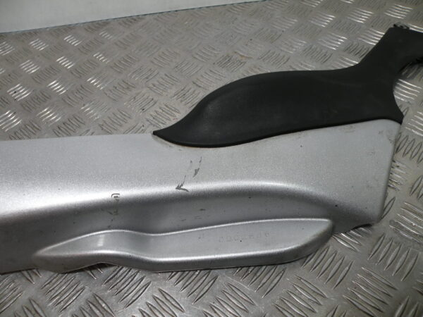 Bas de caisse gauche GILERA FUOCO 500 4t -2007-