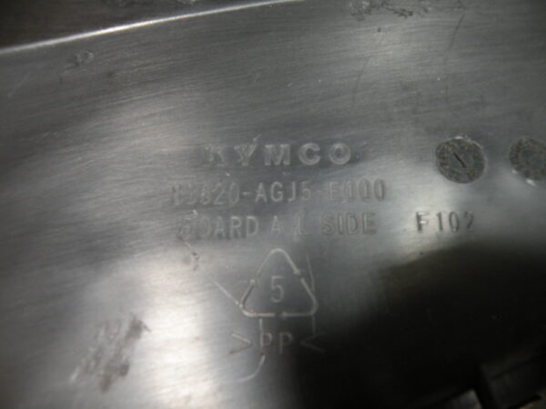 Marche pied gauche KYMCO CV3 4t -2023-