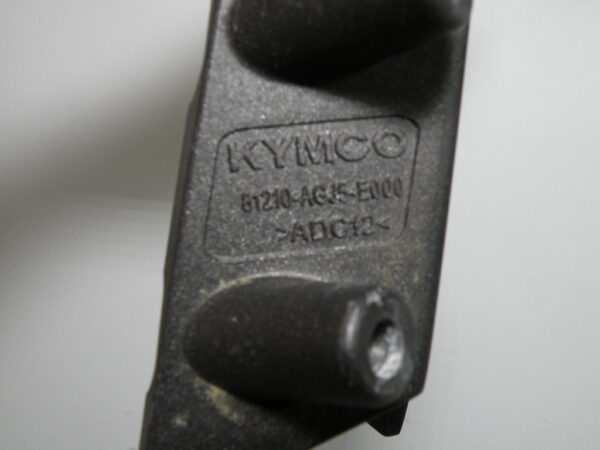 Poignée passager gauche KYMCO CV3 4t -2023-