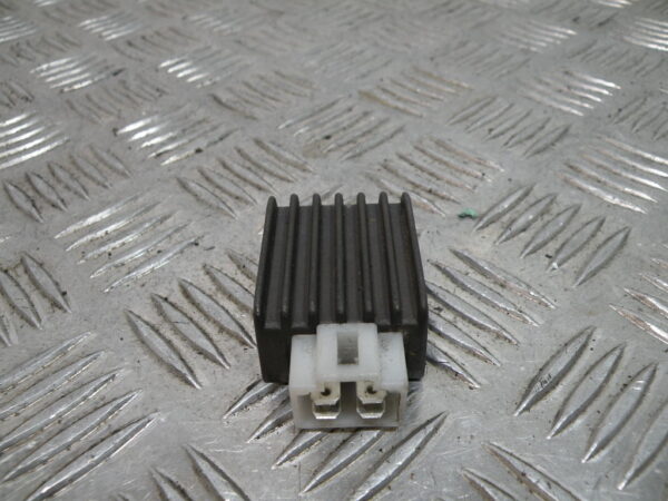 Régulateur de tension PEUGEOT VIVACITY 50 2t -2008-