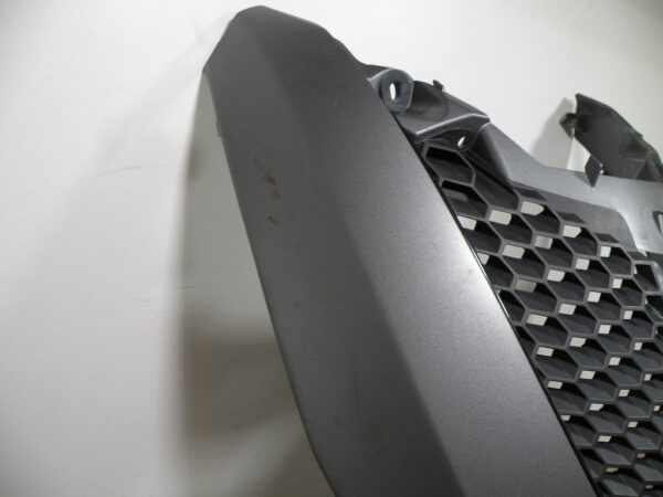 CARÉNGE AVEC GRILLE DE RADIATEUR PIAGGIO MP3 300 YOURBAN 4t -2018-