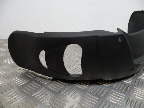 GARDE BOUE AVANT DROIT PIAGGIO MP3 300 YOURBAN 4t -2018-