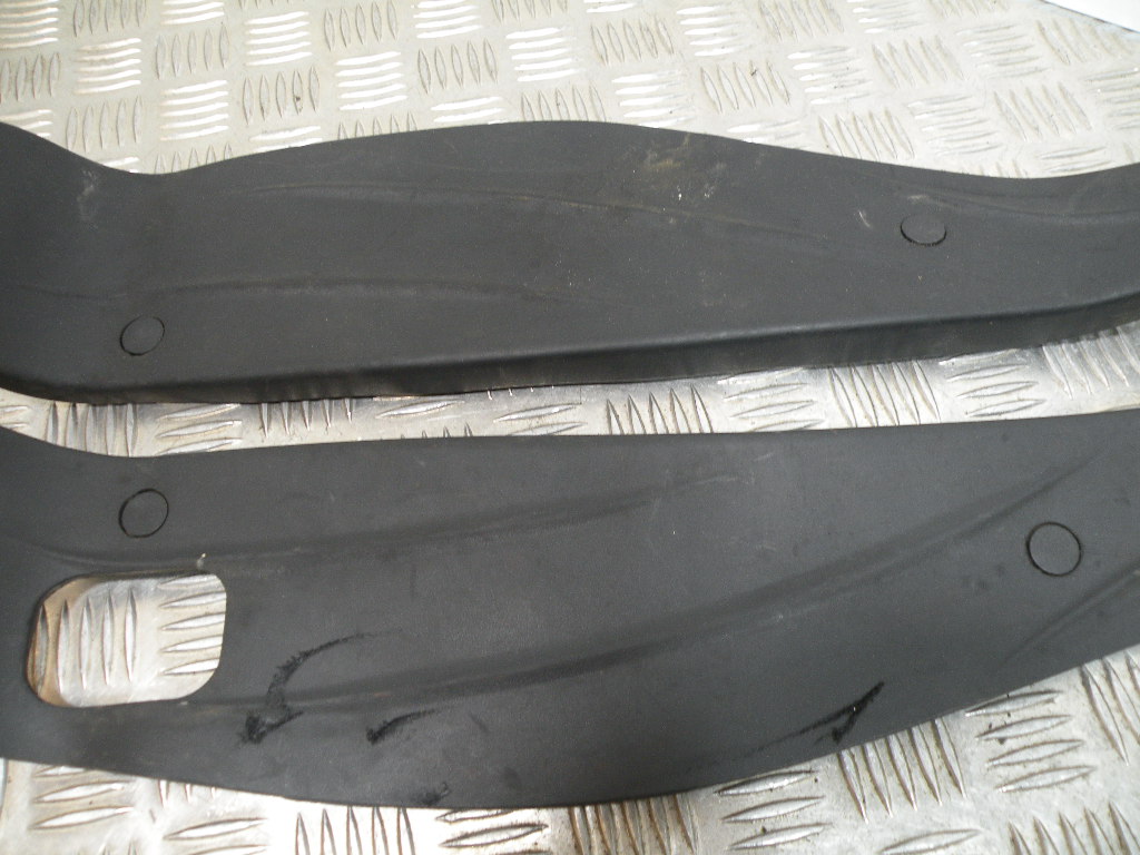 TAPIS DE MARCHE PIED PIAGGIO MP3 300 YOURBAN 4t -2018-