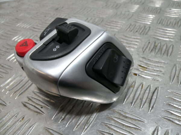 COMMODO GAUCHE PIAGGIO MP3 300 YOURBAN 4t -2018-