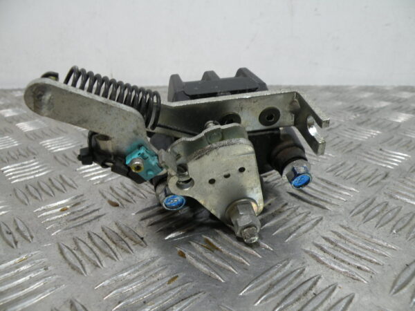 ETRIER DE ROLL LOCK PIAGGIO MP3 300 YOURBAN 4t -2018-