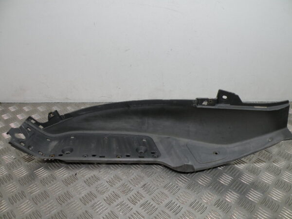 Marche pied gauche PIAGGIO X EVO 125 4t -2009-