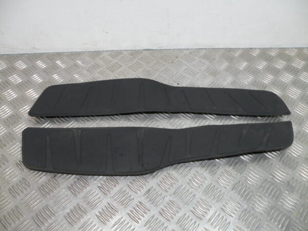 Tapis de marche pied PIAGGIO X EVO 125 4t -2009-