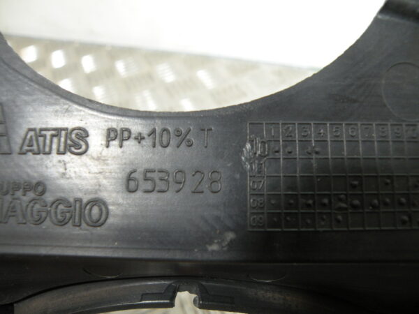Entourage compteur PIAGGIO X EVO 125 4t -2009-