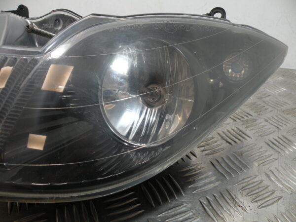 Optique / Phare avant PIAGGIO X EVO 125 4t -2009-