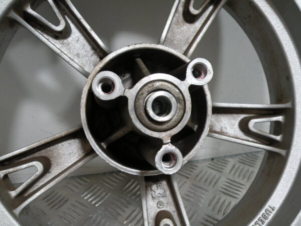 Roue avant PEUGEOT KISBEE 4t -2013-