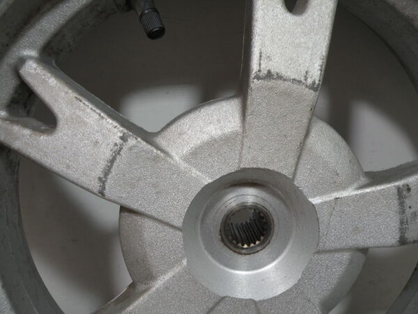 Roue arrière PEUGEOT KISBEE 4t -2013-