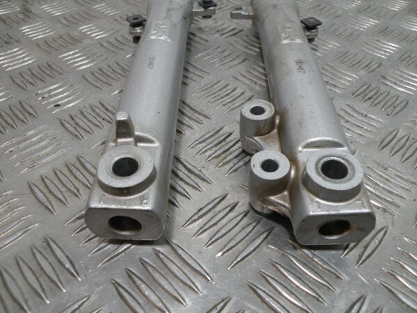 Tube de fourche PEUGEOT KISBEE 4t -2013-