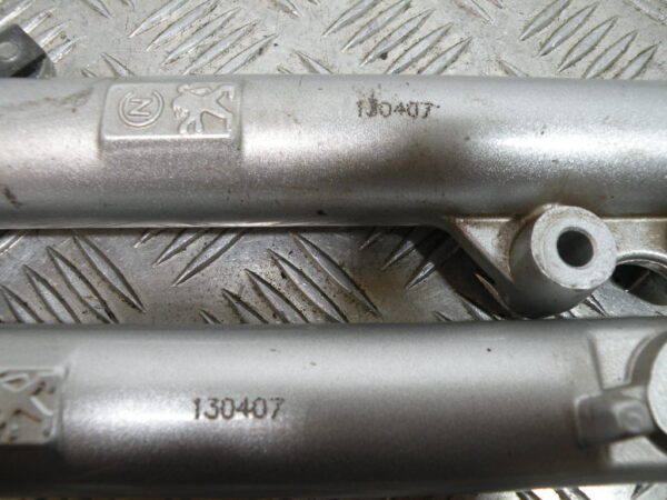 Tube de fourche PEUGEOT KISBEE 4t -2013-