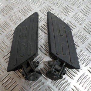 Platine repose pied PEUGEOT KISBEE 4t -2013-