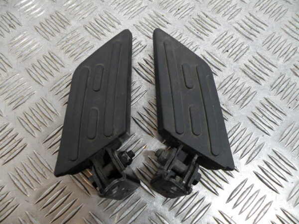 Platine repose pied PEUGEOT KISBEE 4t -2013-