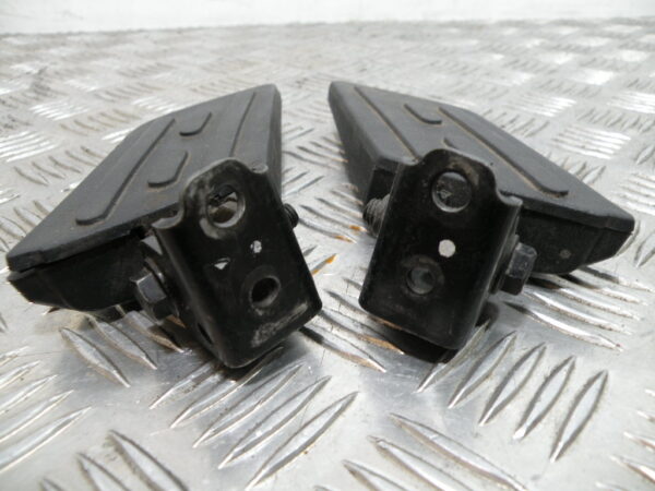 Platine repose pied PEUGEOT KISBEE 4t -2013-