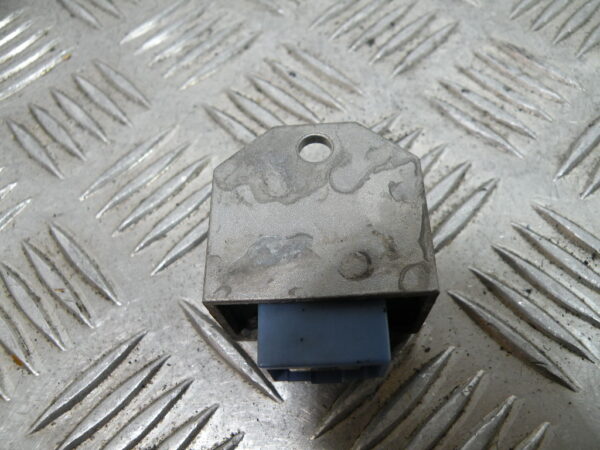 Régulateur de tension MBK OVETTO 50 2t -2003-