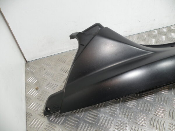Carénage arrière droit PIAGGIO MP3 300 4t -2011-