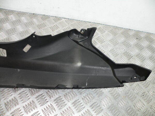 Carénage arrière droit PIAGGIO MP3 300 4t -2011-