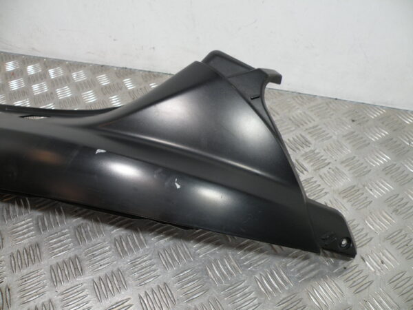 Carénage arrière gauche PIAGGIO MP3 300 4t -2011-