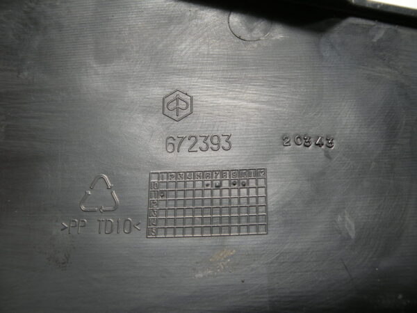 Flanc de selle gauche PIAGGIO MP3 300 4t -2011-