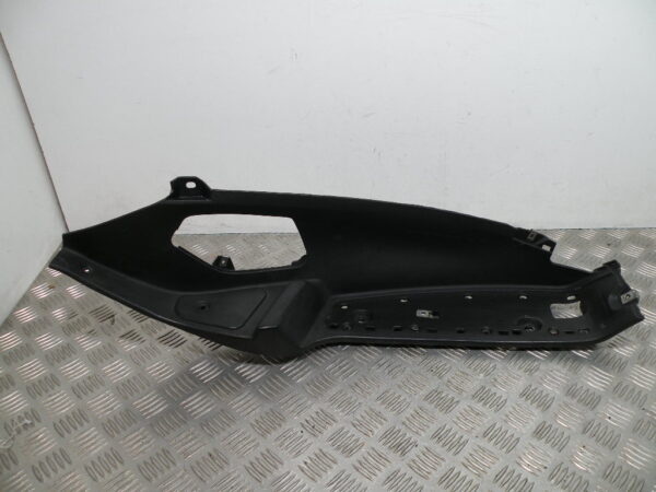 Marche pied droit PIAGGIO MP3 300 4t -2011-