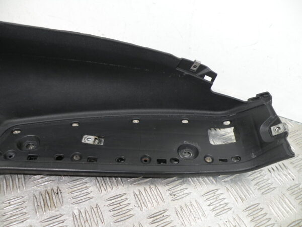 Marche pied droit PIAGGIO MP3 300 4t -2011-
